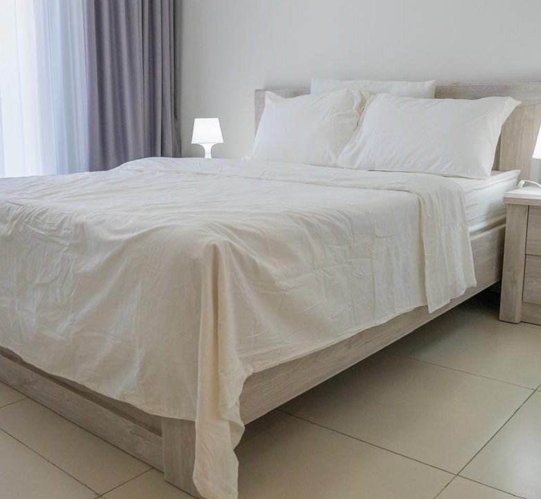 780